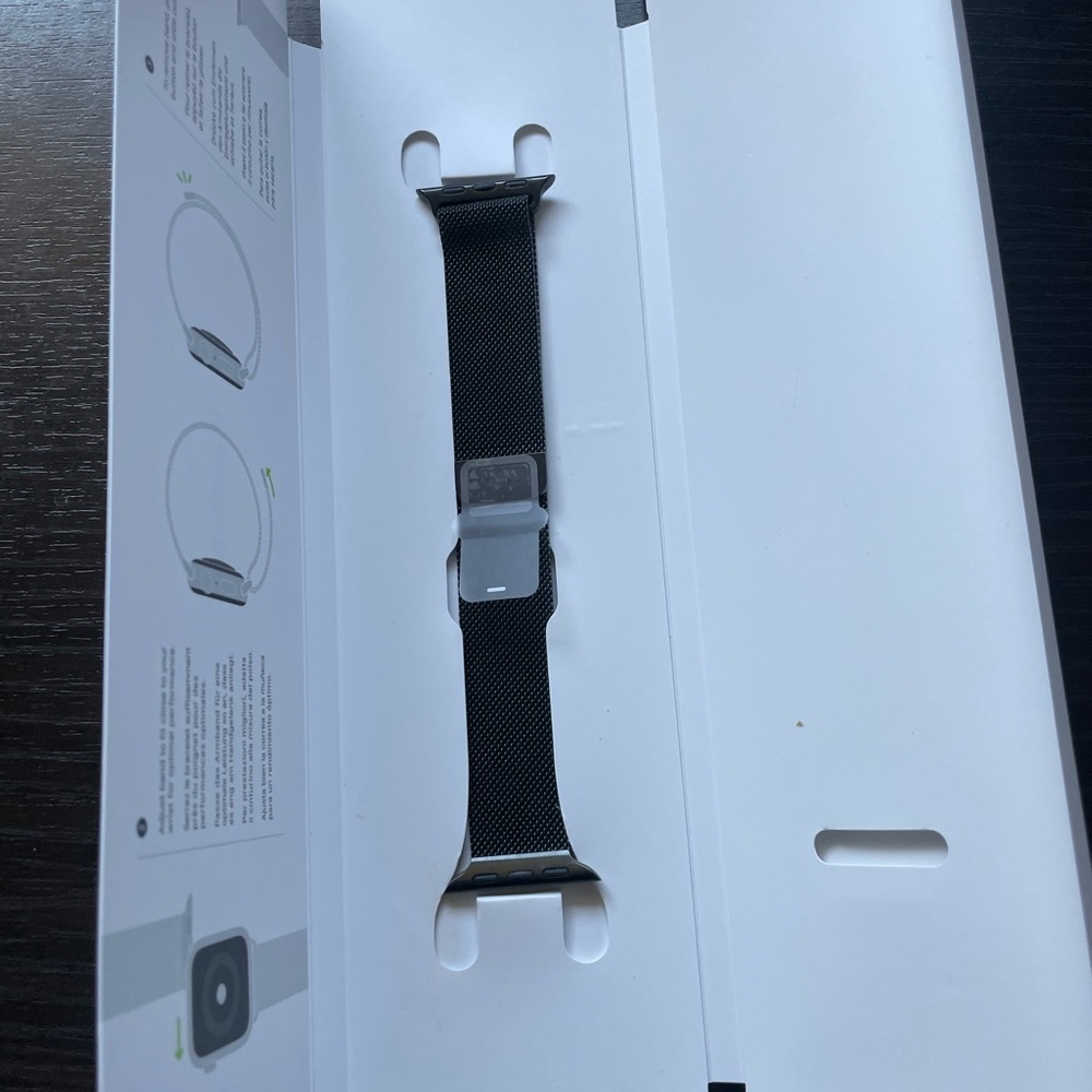 Apple Watch Milanese loop band
